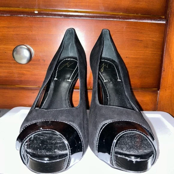 Back Heels - Picture 4 of 4